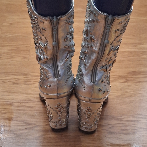 Fantasy Collection Vintage Silver Studded Boots 8.5 EUC - Picture 5 of 12